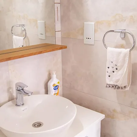 Modern 1-Bedroom Apartment - Newly Furnished - Long Beach, Iskele - Riverside Guenluek Kiralik Daire Διαμέρισμα Λεμεσός