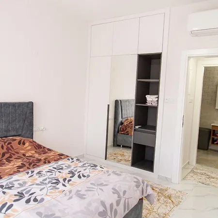 Modern 1-Bedroom Apartment - Newly Furnished - Long Beach, Iskele - Riverside Guenluek Kiralik Daire *