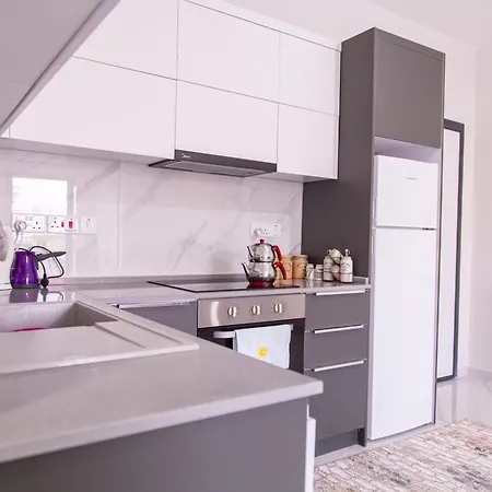 Modern 1-Bedroom Apartment - Newly Furnished - Long Beach, Iskele - Riverside Guenluek Kiralik Daire *