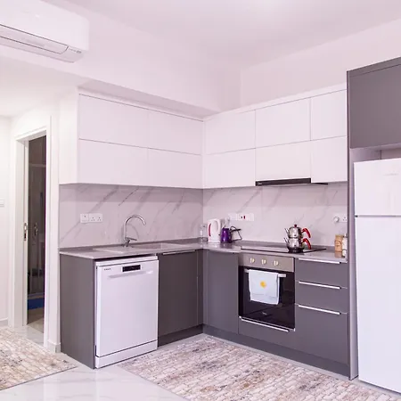Modern 1-Bedroom Apartment - Newly Furnished - Long Beach, Iskele - Riverside Guenluek Kiralik Daire *