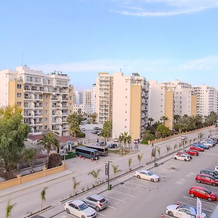 Modern 1-Bedroom Apartment - Newly Furnished - Long Beach, Iskele - Riverside Guenluek Kiralik Daire * Limisso